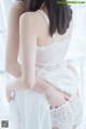 Coser @ 桜 桃 喵 Vol.045: 白色 长裙 (58 photos)